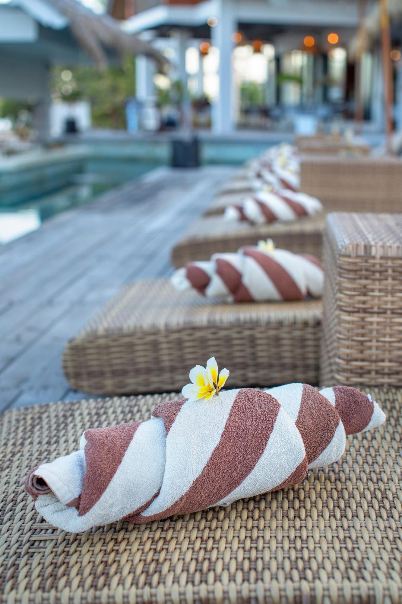 Frii Resort Gili Trawangan Exteriör bild